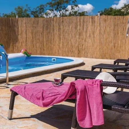 Ferienhaus Fur 7 Personen Ca 160 Qm In Sibenik-dubrava, Dalmatien Norddalmatien *